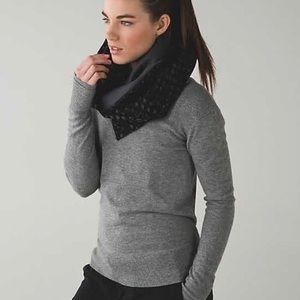 Lululemon Vinyasa Scarf, Winter Weight